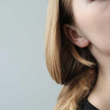 Load image into Gallery viewer, Classic Chain Ear Cuff

