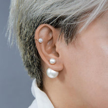 Load image into Gallery viewer, Isabelle Pearl Earrings
